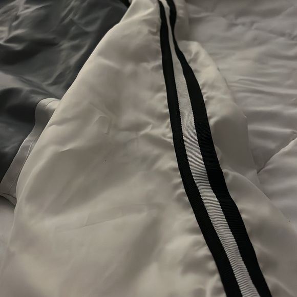 Generic brand windbreaker - Black, White, and Gray - Size M - Picture 3 of 5